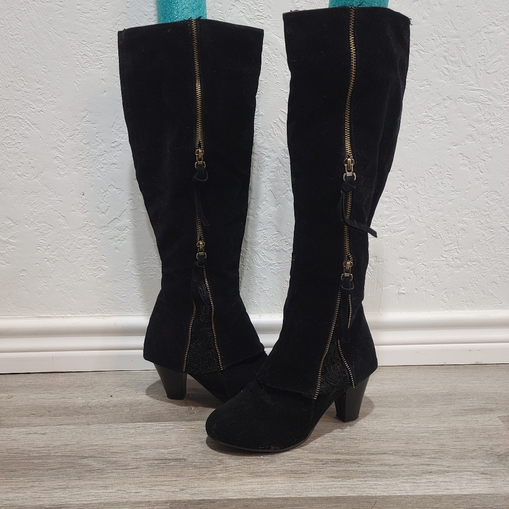 Black Suede Boots With Lace Cut Bottom